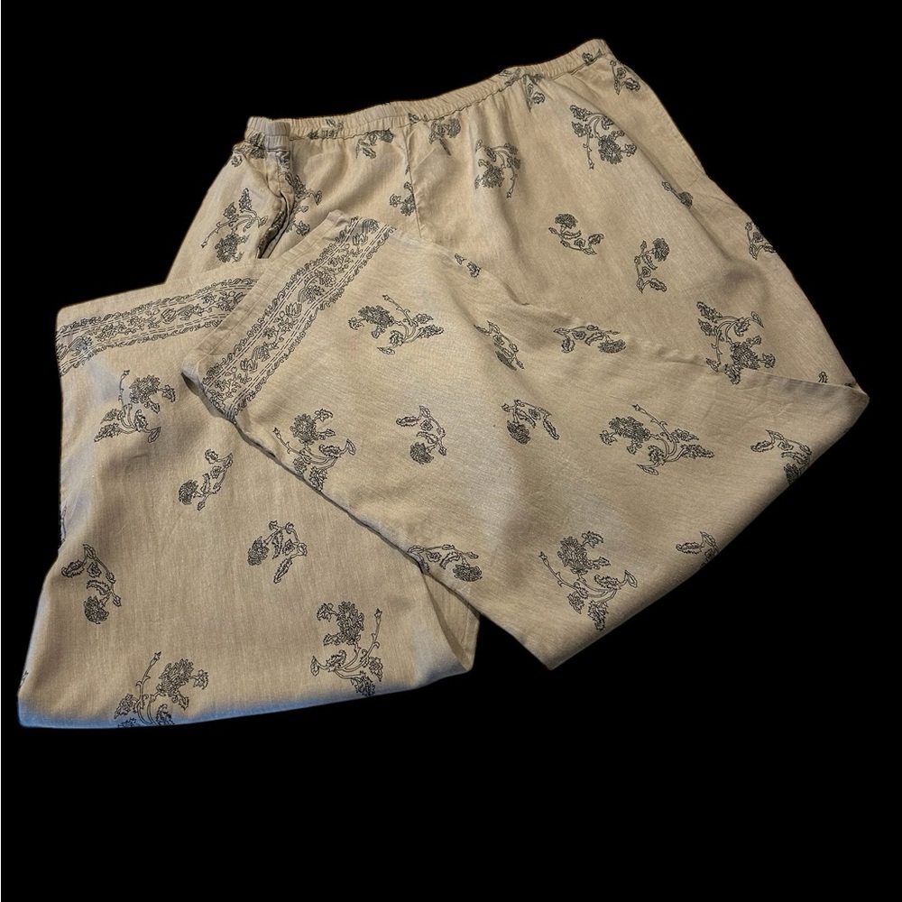 Attractive and Comfortable, Silhouette Brand Floral Print Wide Leg Pants